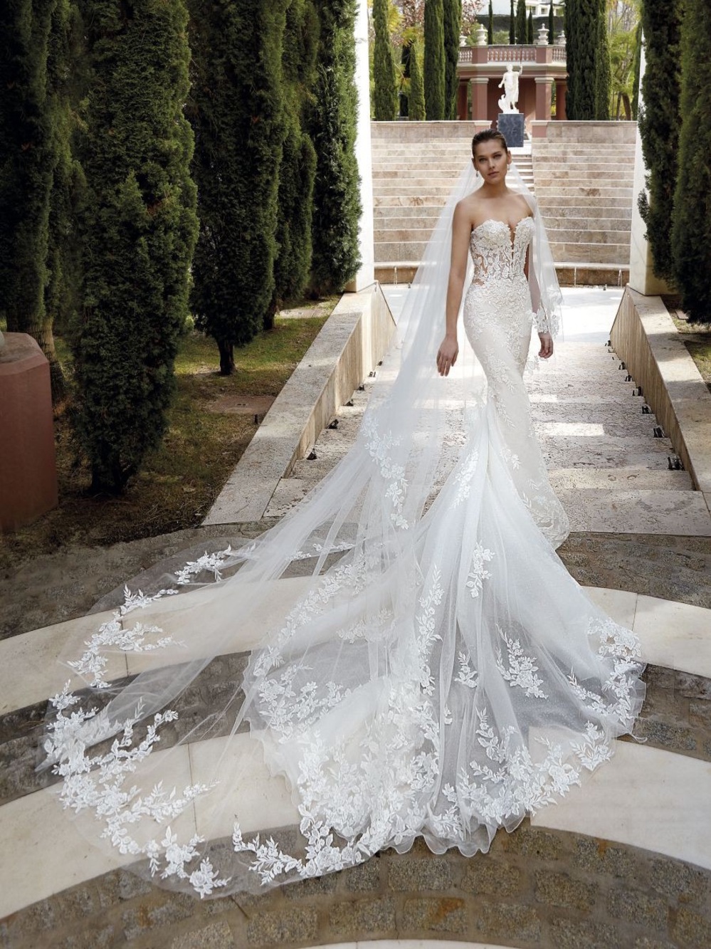 Demetrios Wedding Gown Dress Stunning Size 8